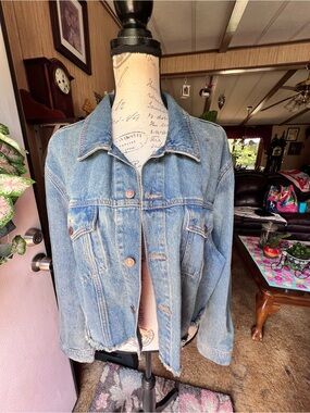 Victoria Secret Pink cropped raw bottom hem long sleeve jean jacket.